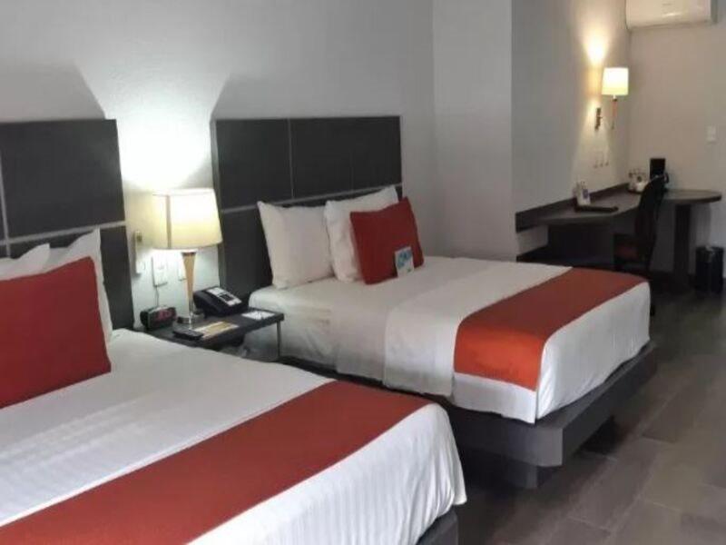 Hotel Bewow Queretaro Bagian luar foto