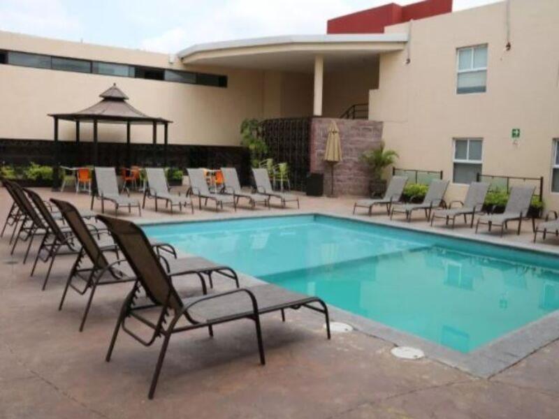 Hotel Bewow Queretaro Bagian luar foto