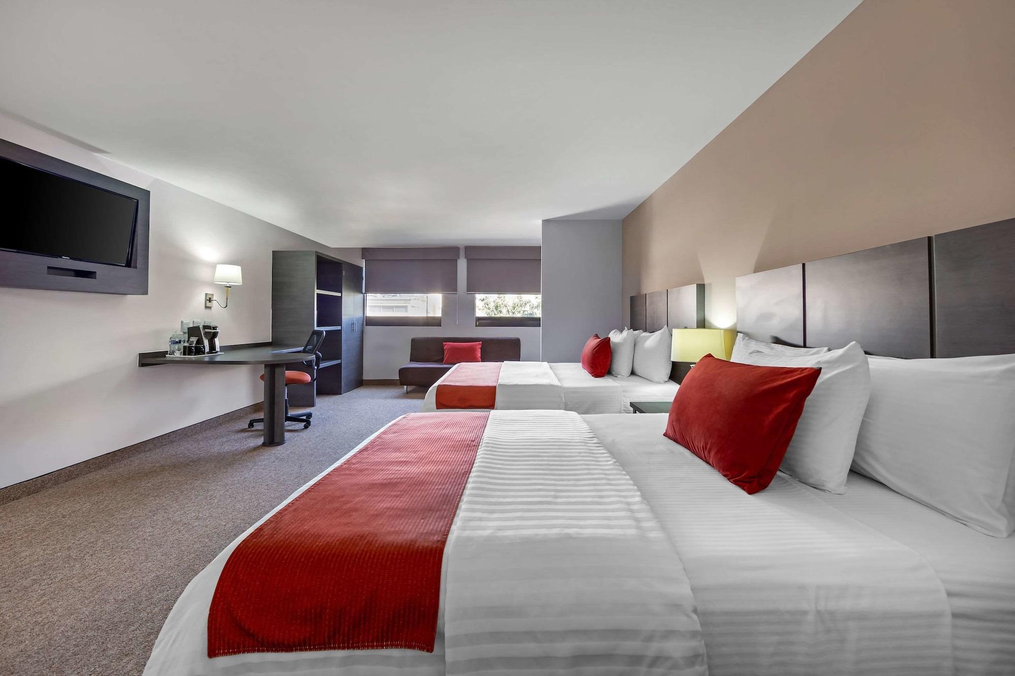 Hotel Bewow Queretaro Bagian luar foto