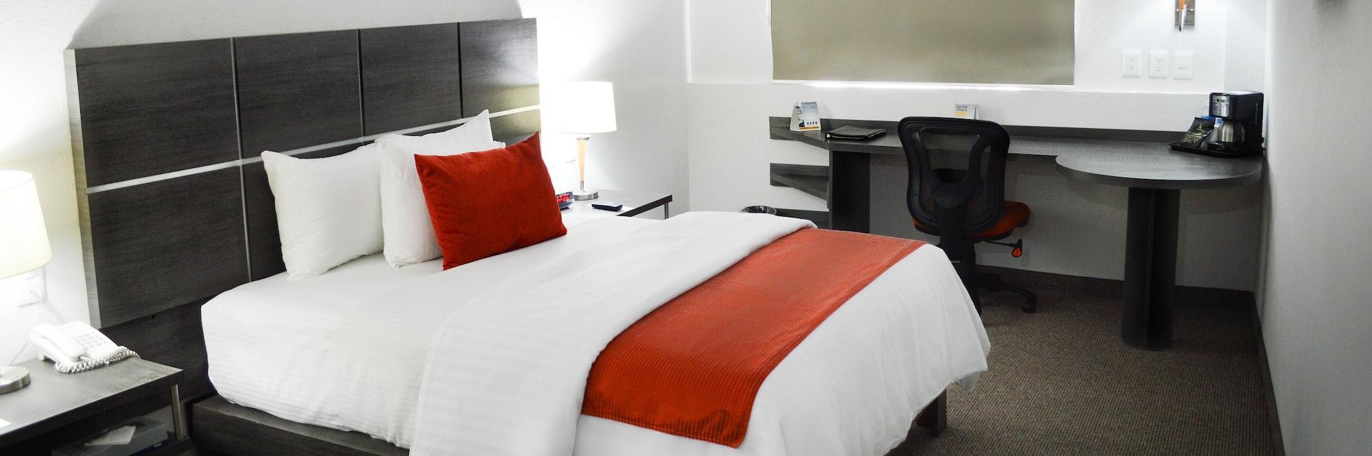 Hotel Bewow Queretaro Bagian luar foto