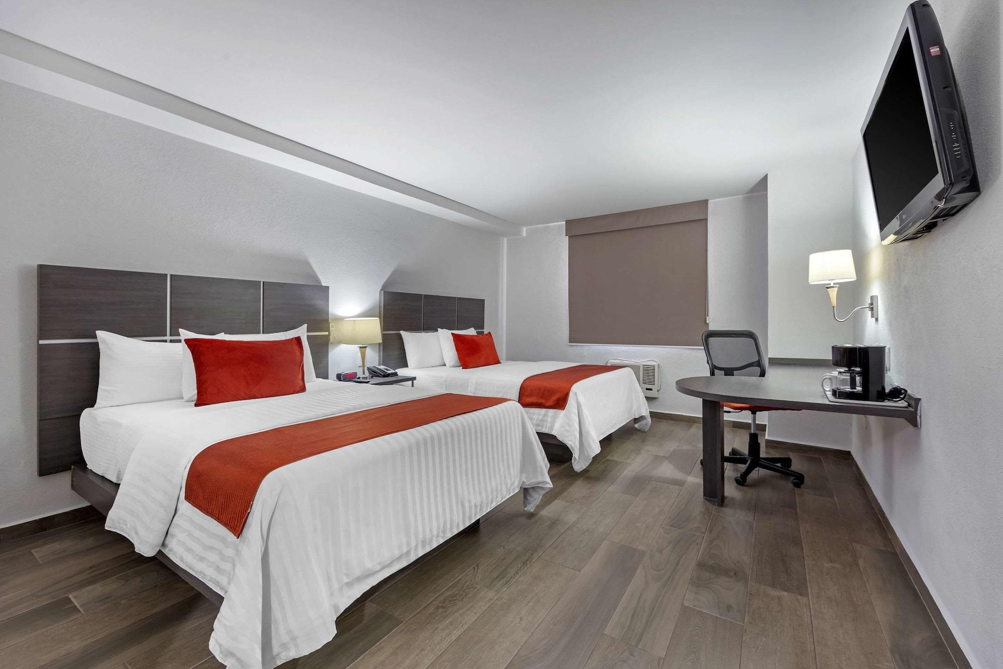 Hotel Bewow Queretaro Bagian luar foto