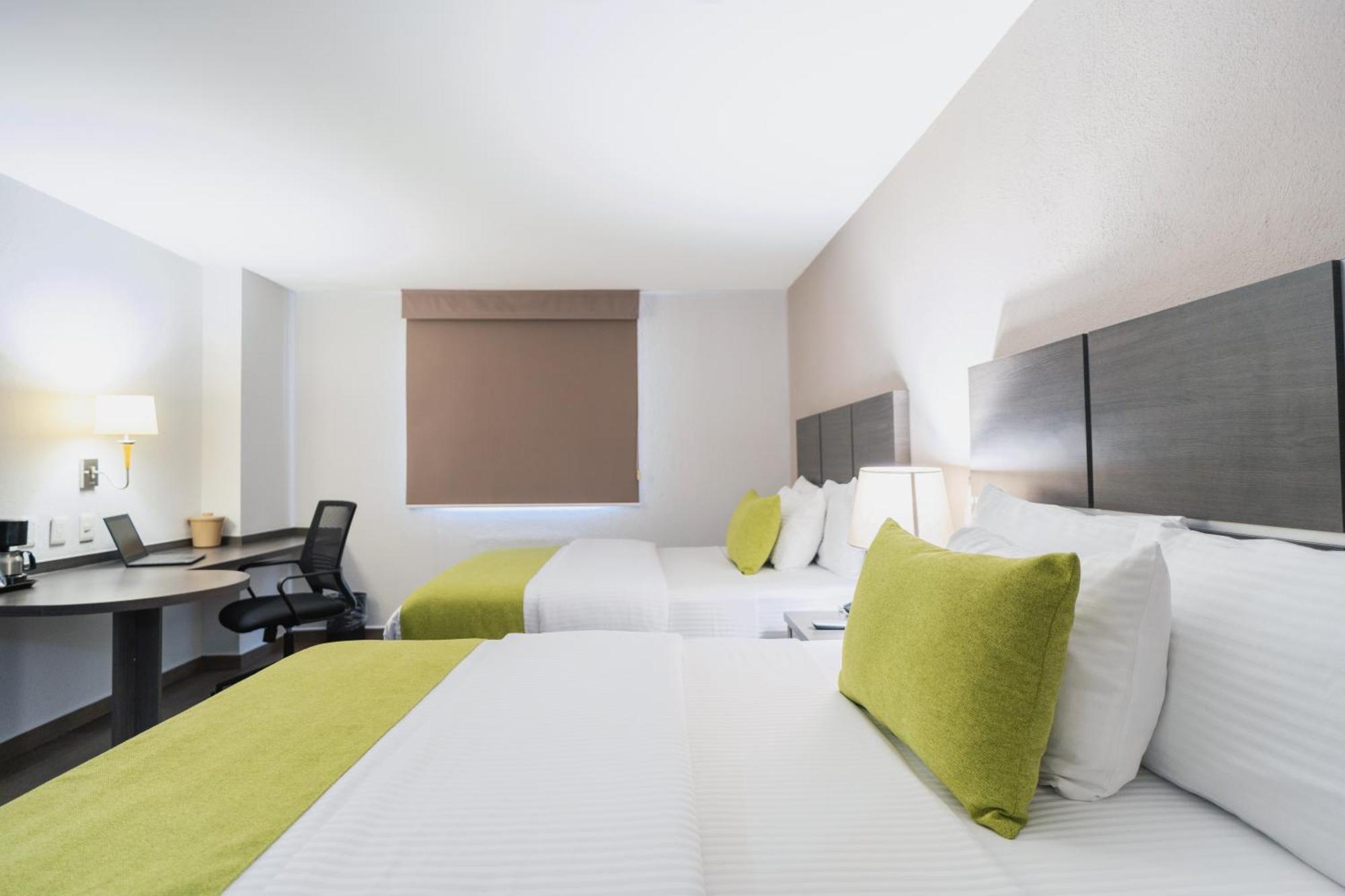 Hotel Bewow Queretaro Bagian luar foto