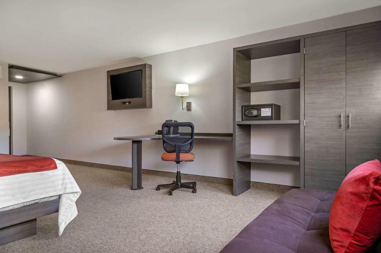 Hotel Bewow Queretaro Bagian luar foto