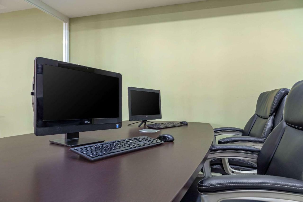 Hotel Bewow Queretaro Bagian luar foto